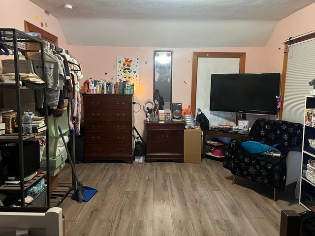 51 Exeter St, Fitchburg, MA 01420