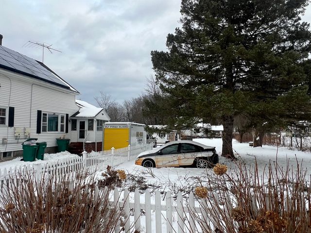 51 Exeter St, Fitchburg, MA 01420