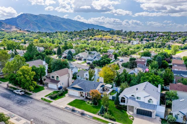 1033 E 5000 S, South Ogden, UT 84403