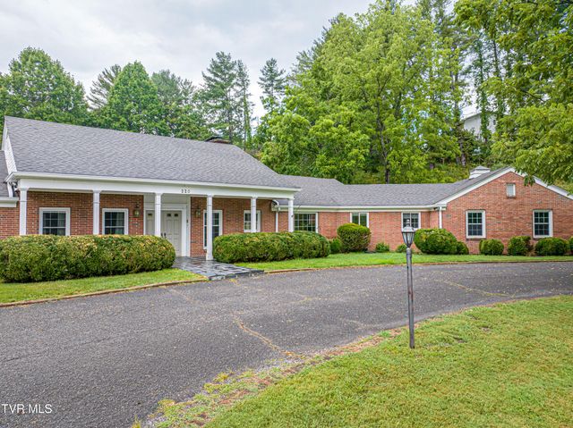 220 Mcguire Lane, Cedar Bluff, VA 24609
