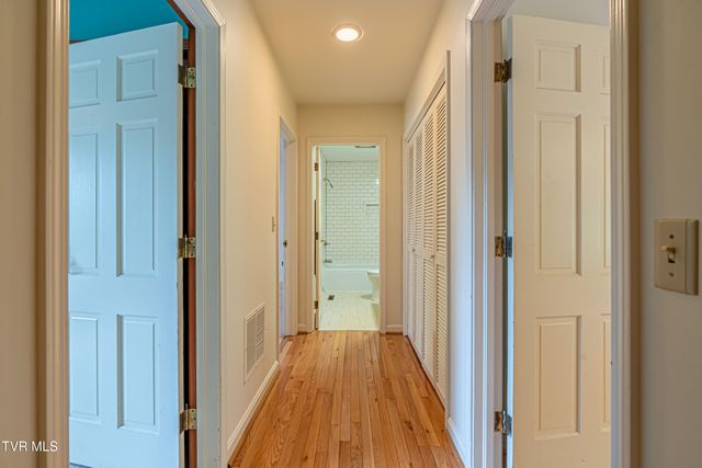 220 Mcguire Lane, Cedar Bluff, VA 24609