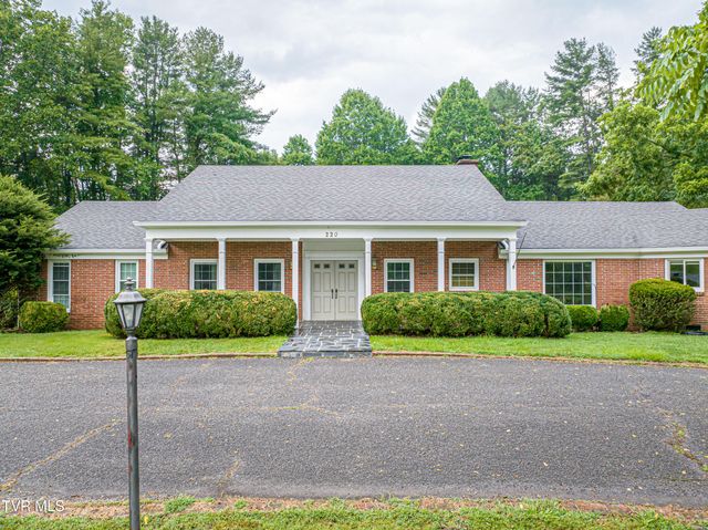 220 Mcguire Lane, Cedar Bluff, VA 24609