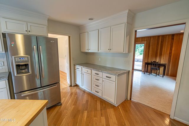 220 Mcguire Lane, Cedar Bluff, VA 24609