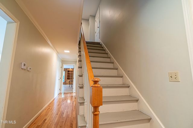 220 Mcguire Lane, Cedar Bluff, VA 24609