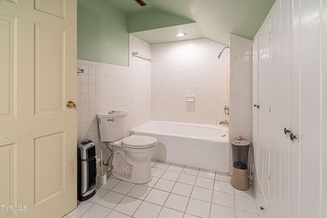 220 Mcguire Lane, Cedar Bluff, VA 24609