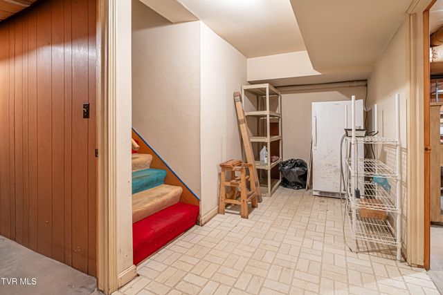 220 Mcguire Lane, Cedar Bluff, VA 24609