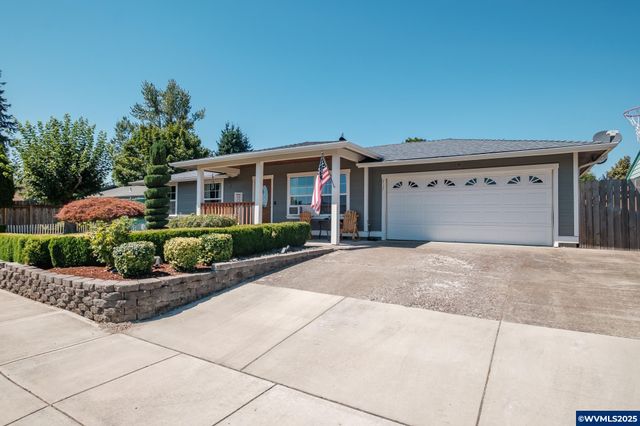 4635 Coronation Ct NE, Salem, OR 97301