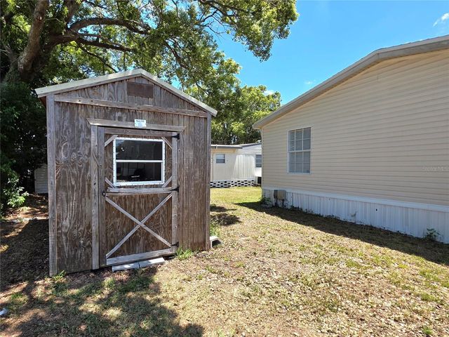 37251 LOIS AVENUE, Zephyrhills, FL 33542