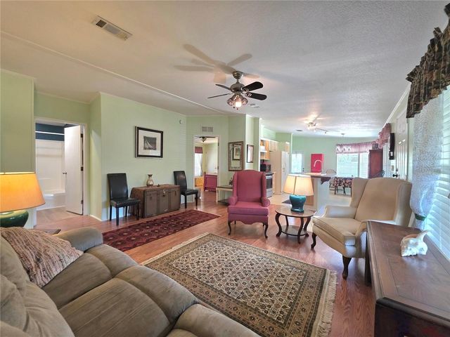 37251 LOIS AVENUE, Zephyrhills, FL 33542