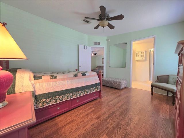 37251 LOIS AVENUE, Zephyrhills, FL 33542