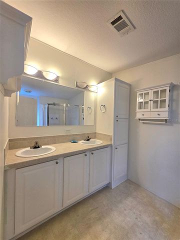 37251 LOIS AVENUE, Zephyrhills, FL 33542