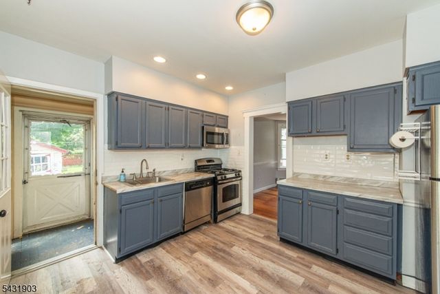 411 Berkeley Ave, Bloomfield Twp., NJ 07003