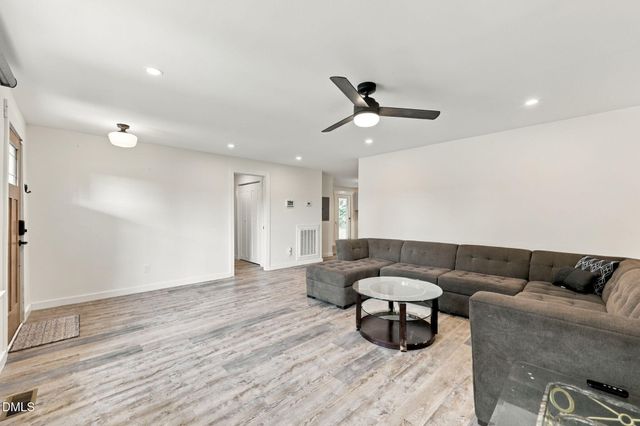 1621 N Park Avenue, Burlington, NC 27217