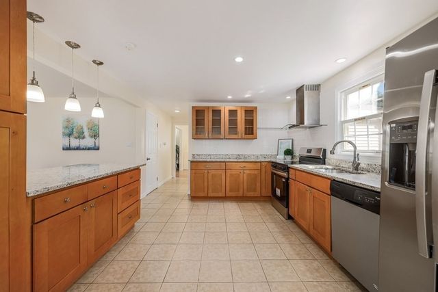 107 Bumble Bee Circle, Shrewsbury, MA 01545