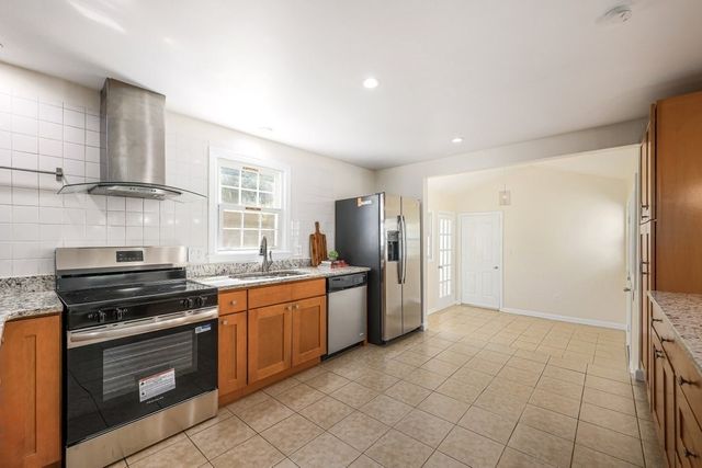 107 Bumble Bee Circle, Shrewsbury, MA 01545