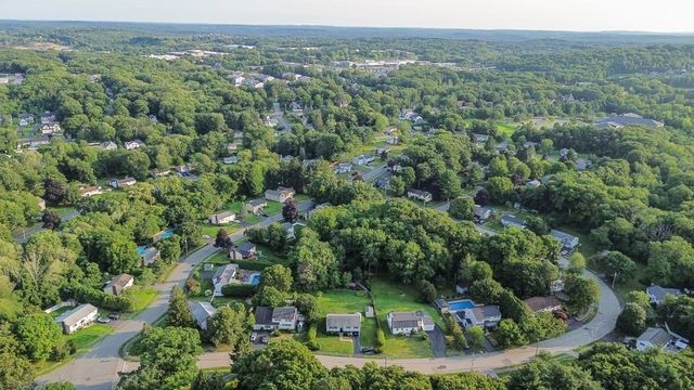 107 Bumble Bee Circle, Shrewsbury, MA 01545