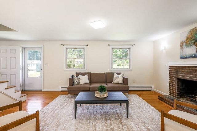 107 Bumble Bee Circle, Shrewsbury, MA 01545