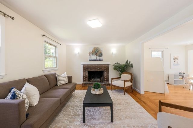 107 Bumble Bee Circle, Shrewsbury, MA 01545