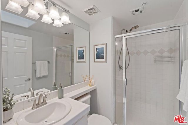 4360 Ventura Canyon Avenue 7, Sherman Oaks, CA 91423