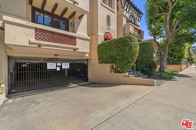4360 Ventura Canyon Avenue 7, Sherman Oaks, CA 91423