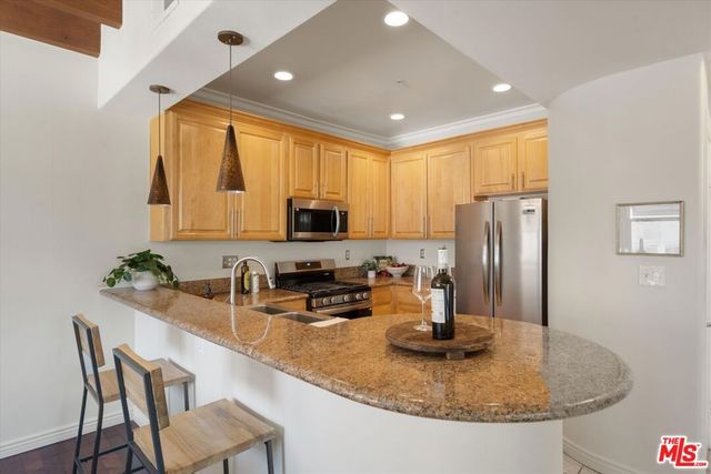 4360 Ventura Canyon Avenue 7, Sherman Oaks, CA 91423