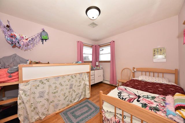 N89W15932 Cleveland AVENUE, Menomonee Falls, WI 53051