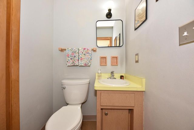 N89W15932 Cleveland AVENUE, Menomonee Falls, WI 53051