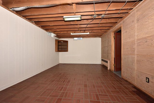 N89W15932 Cleveland AVENUE, Menomonee Falls, WI 53051