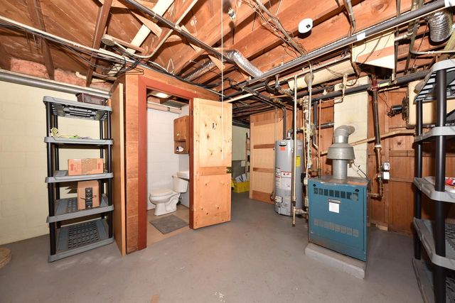 N89W15932 Cleveland AVENUE, Menomonee Falls, WI 53051