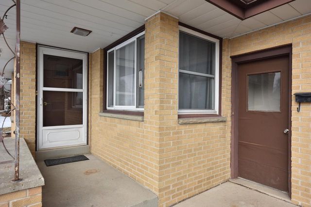 N89W15932 Cleveland AVENUE, Menomonee Falls, WI 53051