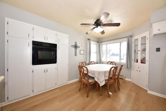 N89W15932 Cleveland AVENUE, Menomonee Falls, WI 53051