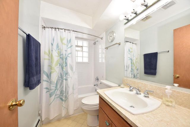 N89W15932 Cleveland AVENUE, Menomonee Falls, WI 53051