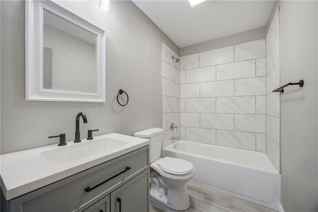17409 Baxter Road, Lawson, MO 64062