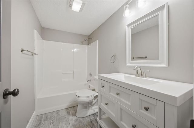 17409 Baxter Road, Lawson, MO 64062