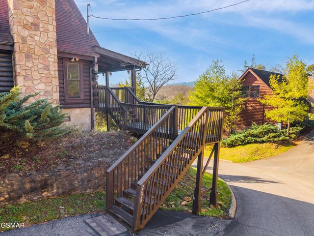 2028 Eagle Feather Drive, Sevierville, TN 37876