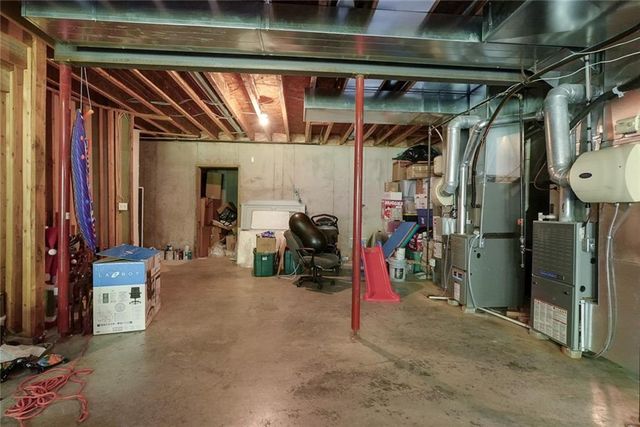 1528 SW Hedgewood Lane, Lee's Summit, MO 64081