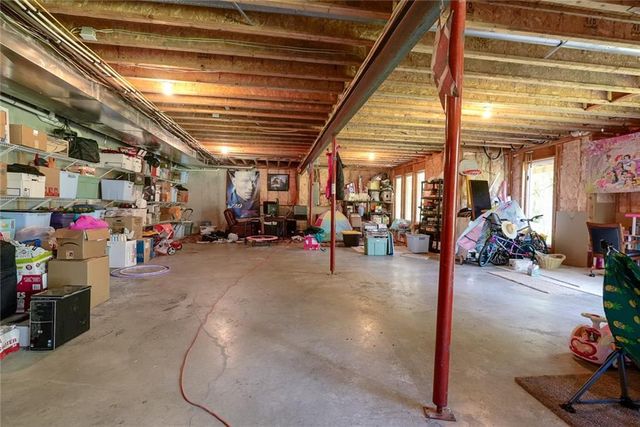 1528 SW Hedgewood Lane, Lee's Summit, MO 64081