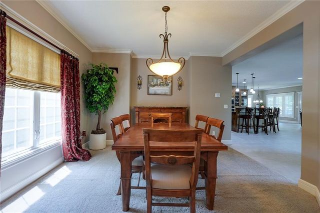 1528 SW Hedgewood Lane, Lee's Summit, MO 64081