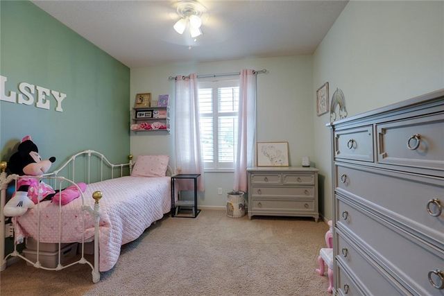 1528 SW Hedgewood Lane, Lee's Summit, MO 64081