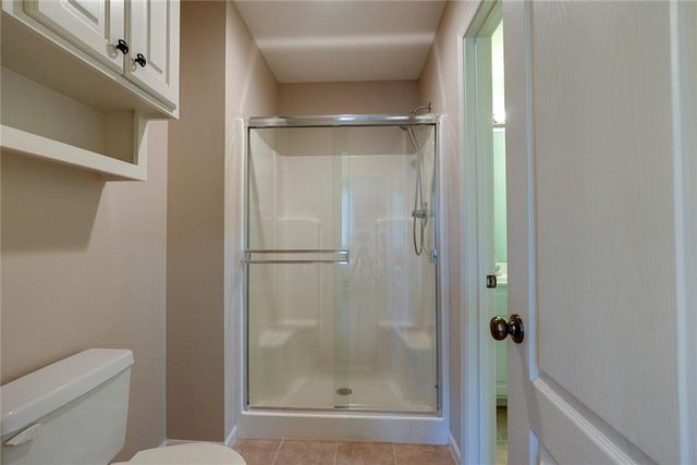 1528 SW Hedgewood Lane, Lee's Summit, MO 64081