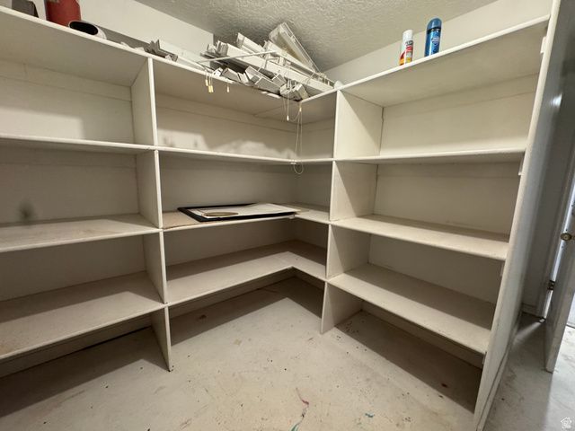 1986 N 100 E, Centerville, UT 84014