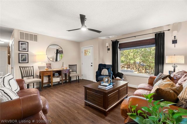 101 W El Paso Street, Greenwood, AR 72936