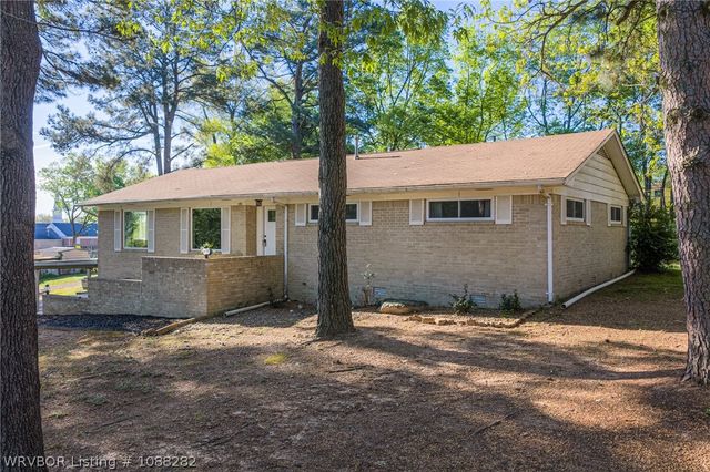 101 W El Paso Street, Greenwood, AR 72936