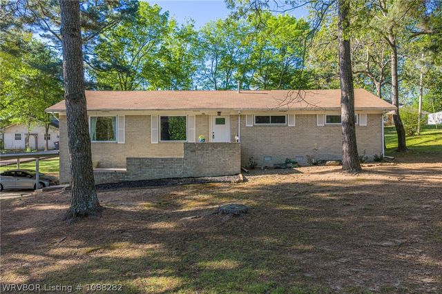 101 W El Paso Street, Greenwood, AR 72936