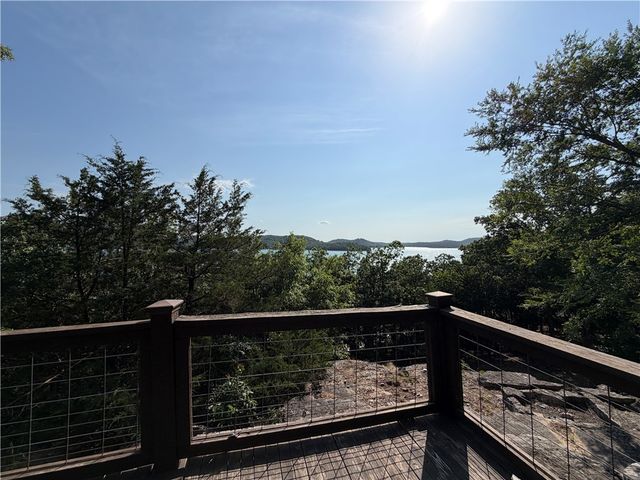 429 Point Mirage Road, Eureka Springs, AR 72631