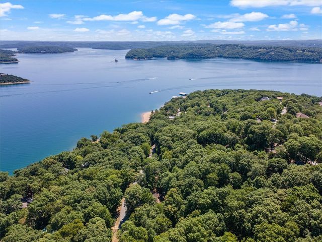 429 Point Mirage Road, Eureka Springs, AR 72631