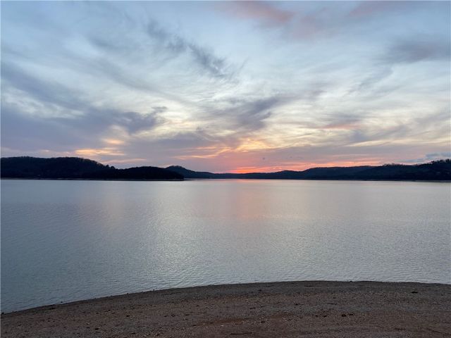 429 Point Mirage Road, Eureka Springs, AR 72631