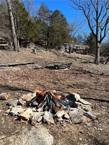 429 Point Mirage Road, Eureka Springs, AR 72631