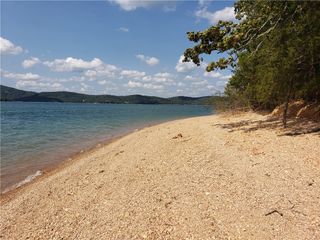 429 Point Mirage Road, Eureka Springs, AR 72631