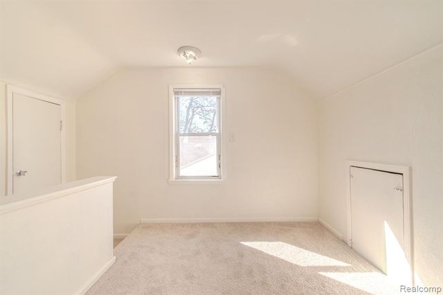 1216 E George Avenue, Hazel Park, MI 48030